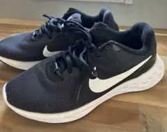 NIKE スニーカー　23.5