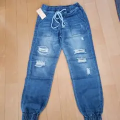 ダメージジーンズ