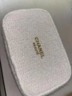 CHANEL ホワイトポーチ ゴールドロゴ