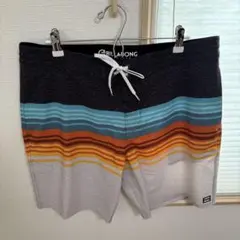 【新品未使用タグ無し】BILLABONG ストライプ ボードショーツ