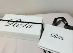 ReFa ギフトボックスとショッパー