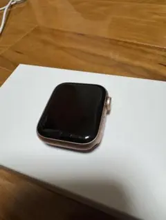 Apple Watch SE 40mm GPS Gold Aluminum