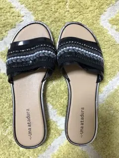最終値下げ　美品　una attadura ビーズ装飾 ブラックサンダル L