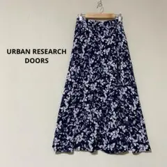アーバンリサーチ ドアーズ　レーヨンフラワープリントスカート　M