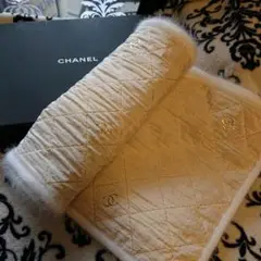 売り切り❤試着のみ❣️CHANEL❣️ゴールド✨CoCoマーク入りマフラー