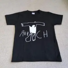 CHARA 黒のグラフィックTシャツ