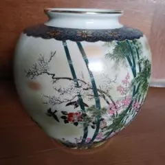 九谷陶彩 牡丹花と鳥の装飾 陶器の花瓶 九谷陶彩 牡丹花と鳥の装飾 陶器の花瓶