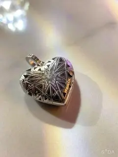 本物の流れ星の粉⭐️✨隕石の粉の瓶入り✨✨✨ 本物の流れ星の粉⭐️✨隕石の粉のラメいり瓶入り