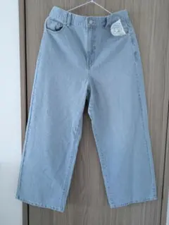 ハニーズ　ストレートパンツ（股下６４ｃｍ）