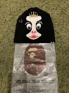 A Bathing Ape 動物顔 ニット帽　ホルスタイン A BATHING APE® × COMME des GARÇONSに手編みのニットアイテムが