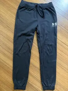Under Armour ブラック ジャージパンツ　150cm