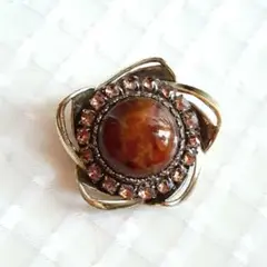 Item thumbnail for item 0707fe9c-cf37-4846-9808-79080a18ba9c