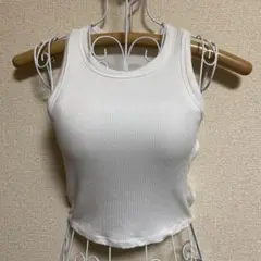 ★タンクトップ（背中見せ）