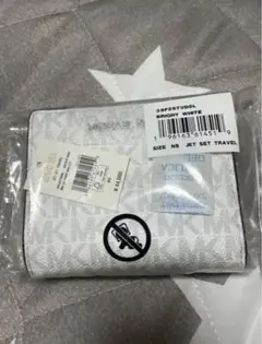 マイケルコース MICHAEL KORS 二つ折り財布 新品未使用