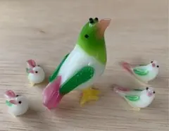 ⑥ 頭が緑　尾羽がピンクの鳥　5羽セット