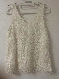 ほぼ新品未使用　VIS フリンジノースリーブトップス