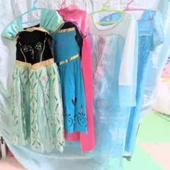 ドレス4着　ティアラ、小物のセット　アナ　エルサ　アナと雪の女王　H＆M
