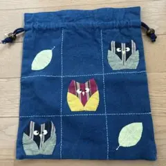 フクロウ刺繍の巾着袋 ネイビーブルー