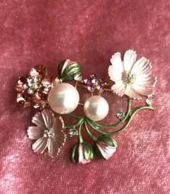 ✨ジンカ・ネズ✨フラワーブローチ✨