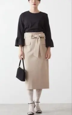 新品タグ付きTIARAタイトスカートベージュ / 3