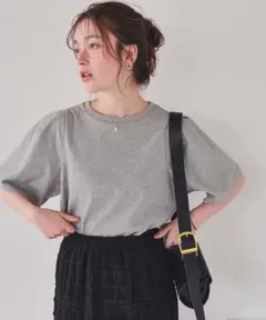 クルーネックタックスリーブTシャツ