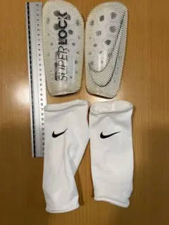 ナイキ　マーキュリアルライト　スーパーロック　すねあて
