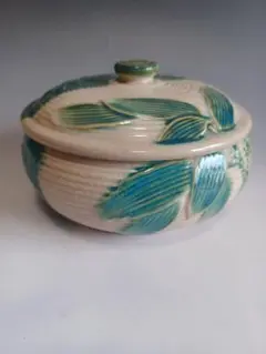 蓋付き煮物椀 青とクリーム色の葉模様