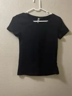 H&M トップス　Tシャツ　黒