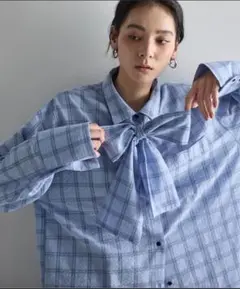 水色チェックリボン付きシャツ