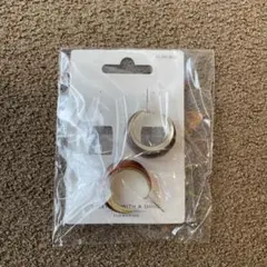 ピアス