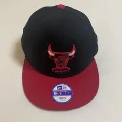 シカゴ・ブルズ 9FIFTY キャップ YOUTH 黒/赤