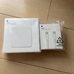 Apple USB-C 61W Power Adapter & Cable