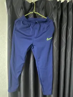 Nikeパンツ ジャージ 下　ナイキ　ジュニアLサイズ ネイビー