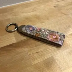 花柄刺繍　キーリング　インド刺繍　キーホルダー