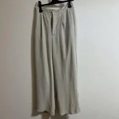 薄いベージュ ウエストゴム スラックス