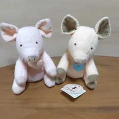 モンスイユ　ぬいぐるみ2点セット　ぶた　ショコラ　サンディ モンスイユ ぬいぐるみ2点セット ぶた ショコラ サンディ - メルカリ