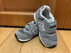 new balance グレー スニーカー