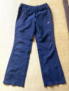 adidas ネイビー ストレートレッグパンツ