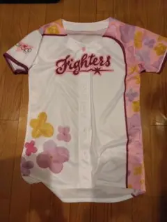 日本ハムファイターズ　レディースユニフォーム 花柄