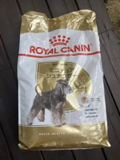 ★ロイヤルカナン　ミニチュアシュナウザー★7.5kg成犬用！ Amazon.co.jp: ロイヤルカナン BHN ミニチュアシュナウザー 子犬