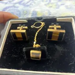 Item thumbnail for item 7c59e4fb-f6d2-45bf-bcf5-ca13fbd02961