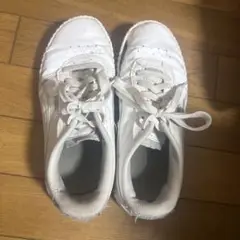 ホワイトスニーカー 使用感あり