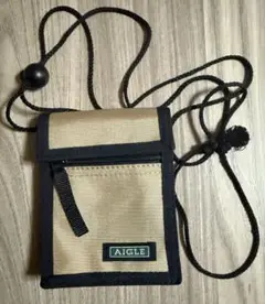AIGLE 小型ポーチ ベージュ/黒