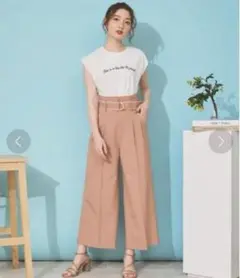 【極美品】ベルト付きストレートパンツ Noela