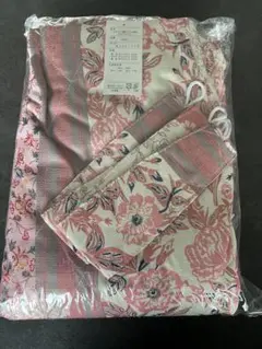 【新品】パッチワーク調キルトカーテン裏地付き　２枚