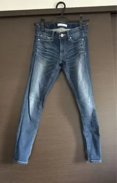 AZUL スキニーデニム ダークブルー