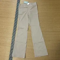 ベージュ パンツ H&M