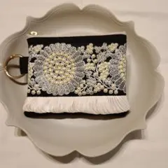 インド刺繍リボンティッシュポーチ ブラックNo.5
