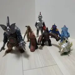 ウルトラ怪獣 8体