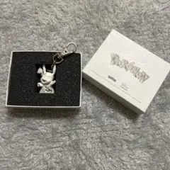 【美品】ダニエル・アーシャム　キーホルダー ギフト】 Pokémon Key Charm by Daniel Arsham x 2G - Vinyl